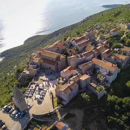Apartment In With House Sea View Cres